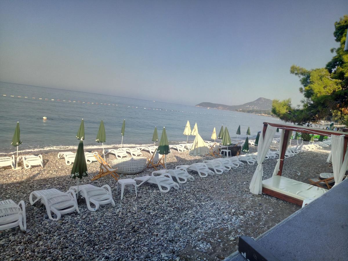 Villa Roan Bar Luaran gambar